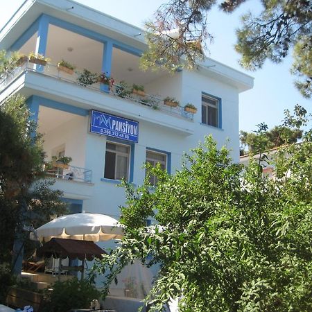 Отель Mavi Pension Айвалык Экстерьер фото
