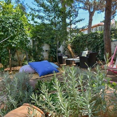 Отель Mavi Pension Айвалык Экстерьер фото