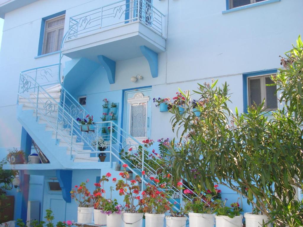 Отель Mavi Pension Айвалык Экстерьер фото