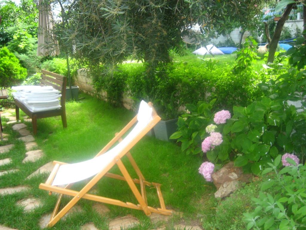 Отель Mavi Pension Айвалык Экстерьер фото