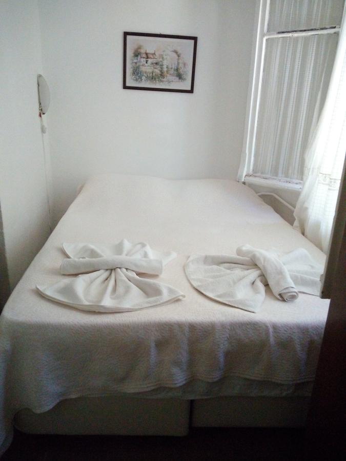 Отель Mavi Pension Айвалык Экстерьер фото
